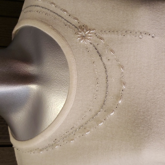 ALLISON DALEY Lady's Crew Neck Sweater with Flowered & Pearl's Embellishments - Picture 2 of 9